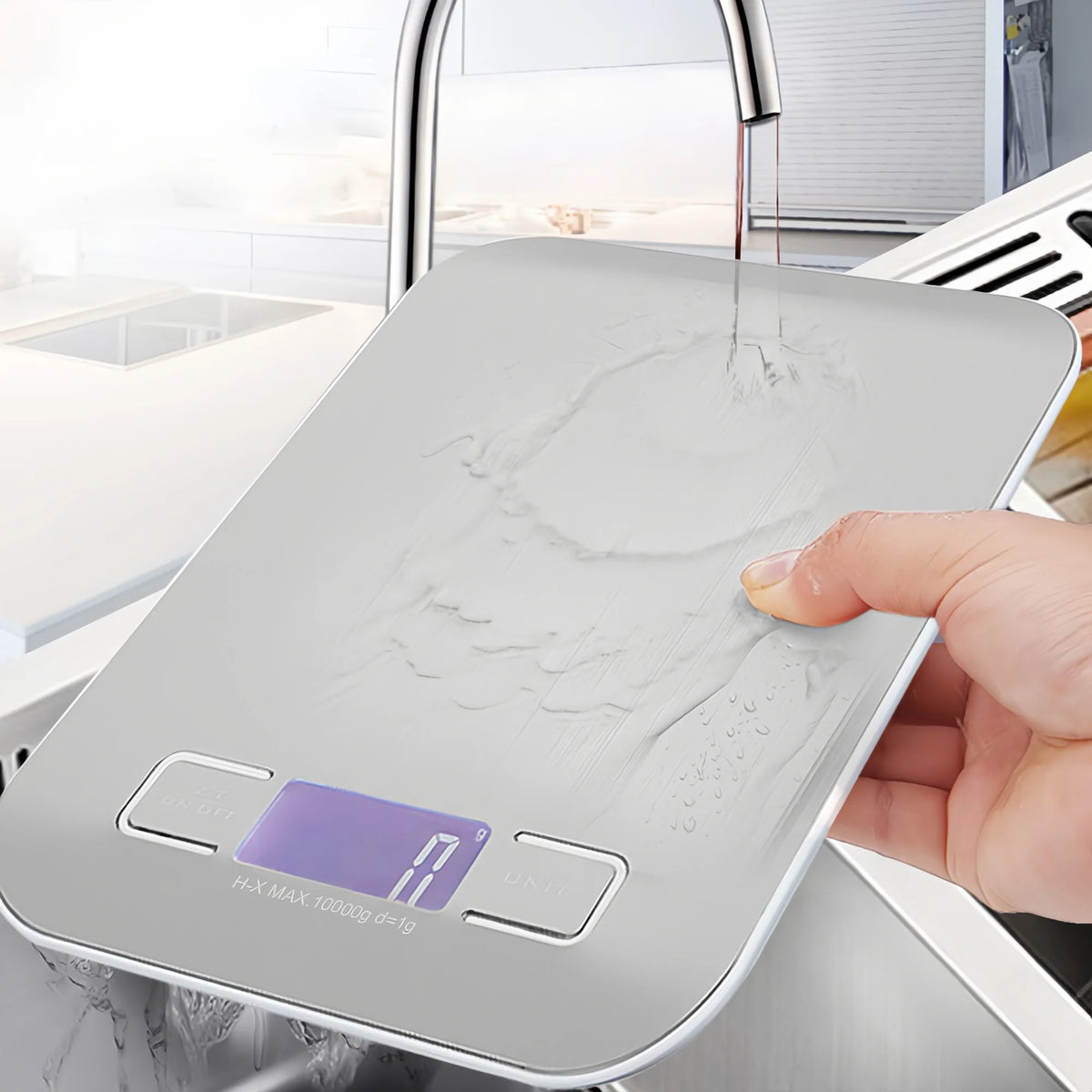 Stainless steel digital kitchen scale – view 2