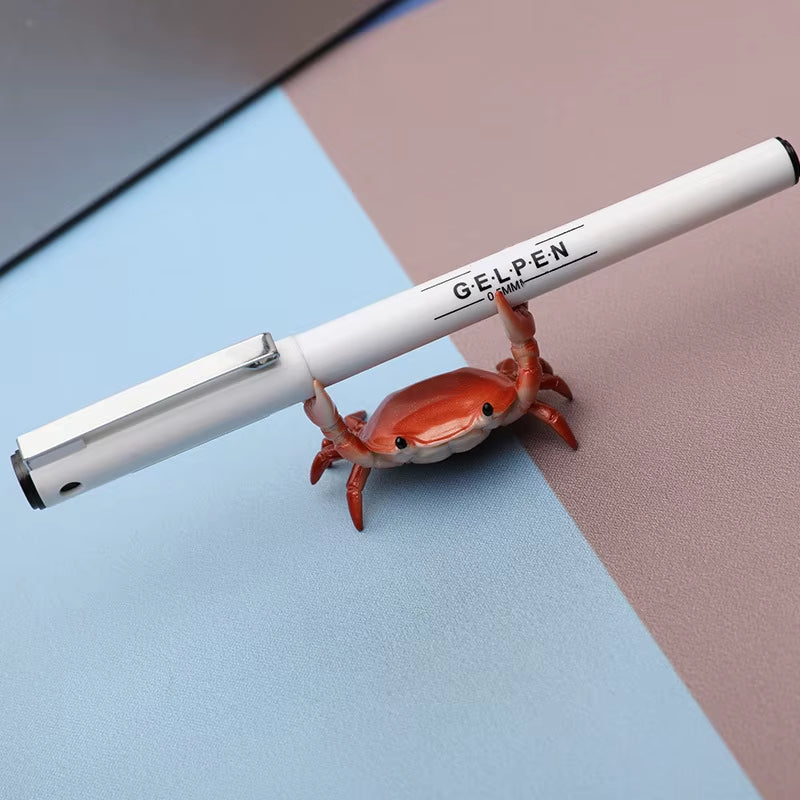Crab-shaped desk pen holder – view 2